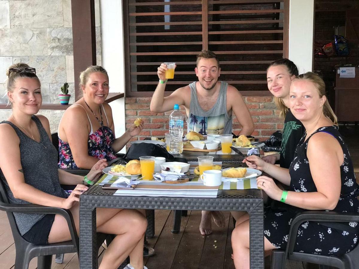 Tavarua Hotel Montañita Eksteriør billede